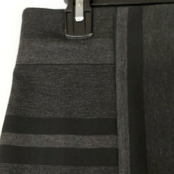 NWOT One 5 One Black and Gray Pencil Skirt Size M - Picture 3 of 6